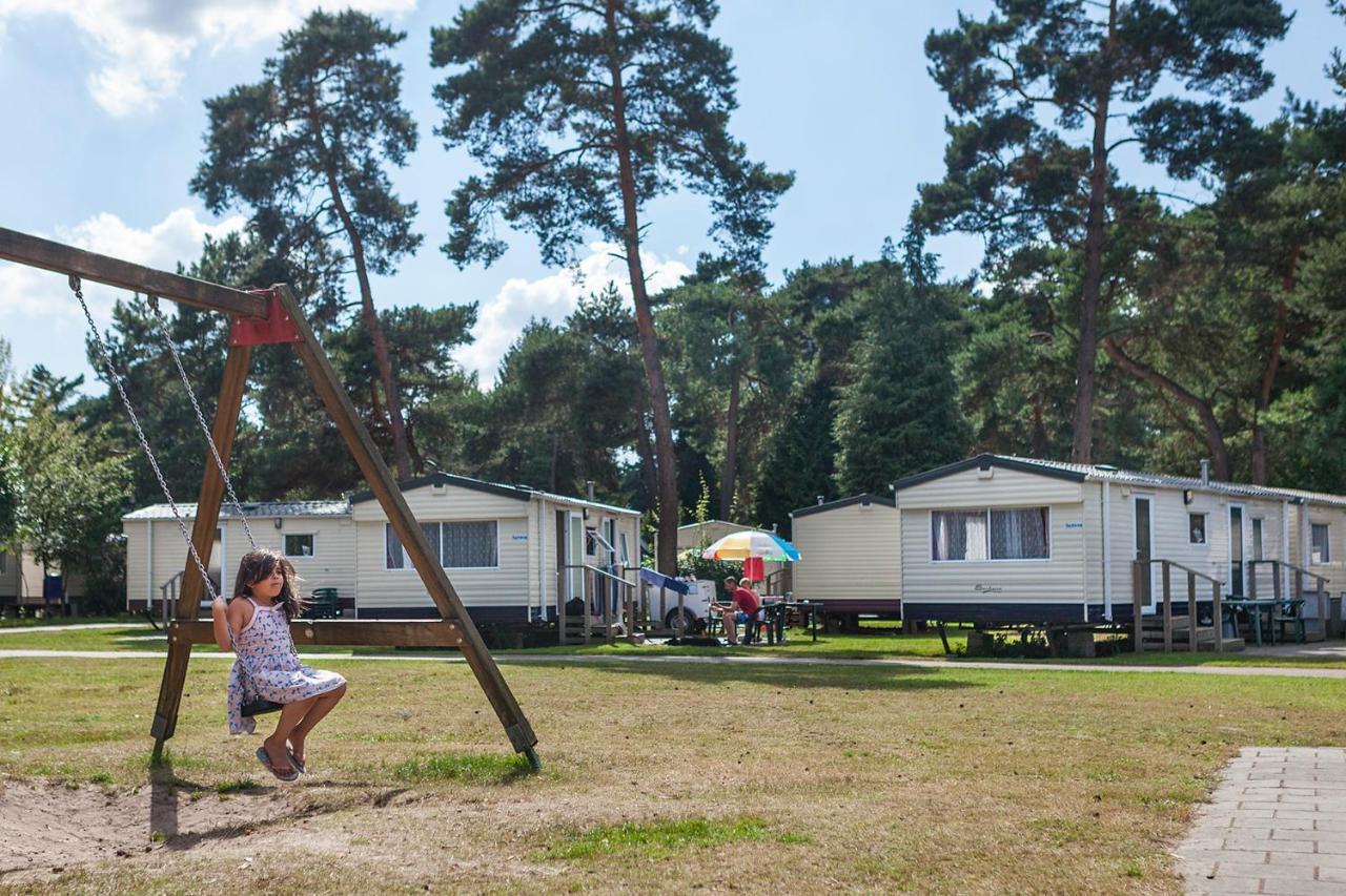 Camping Blauwe Meer Nv Hotel Lommel Eksteriør billede