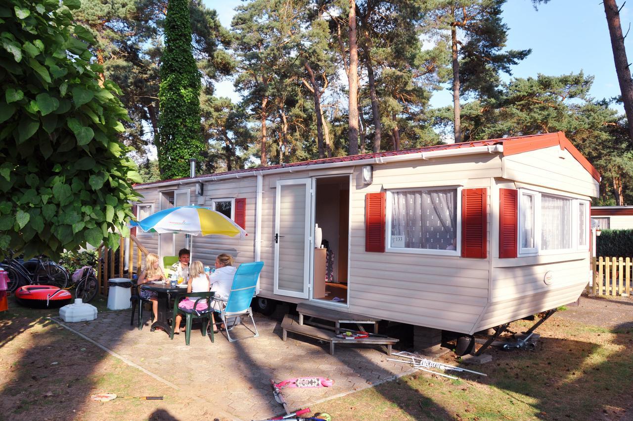 Camping Blauwe Meer Nv Hotel Lommel Eksteriør billede
